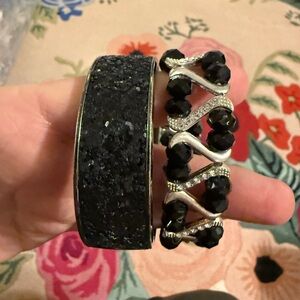 Moda Black and Silver Beaded Bracelet